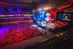 TES战队完美团队配合掌控峡谷先锋团战，小龙控制致经济差距持续扩大